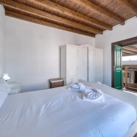 La Casucha - Typical Canarian House By Lanzarote بيت للعطل